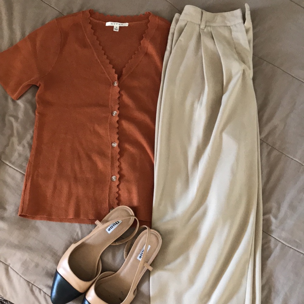 Scalloped knit cardigan